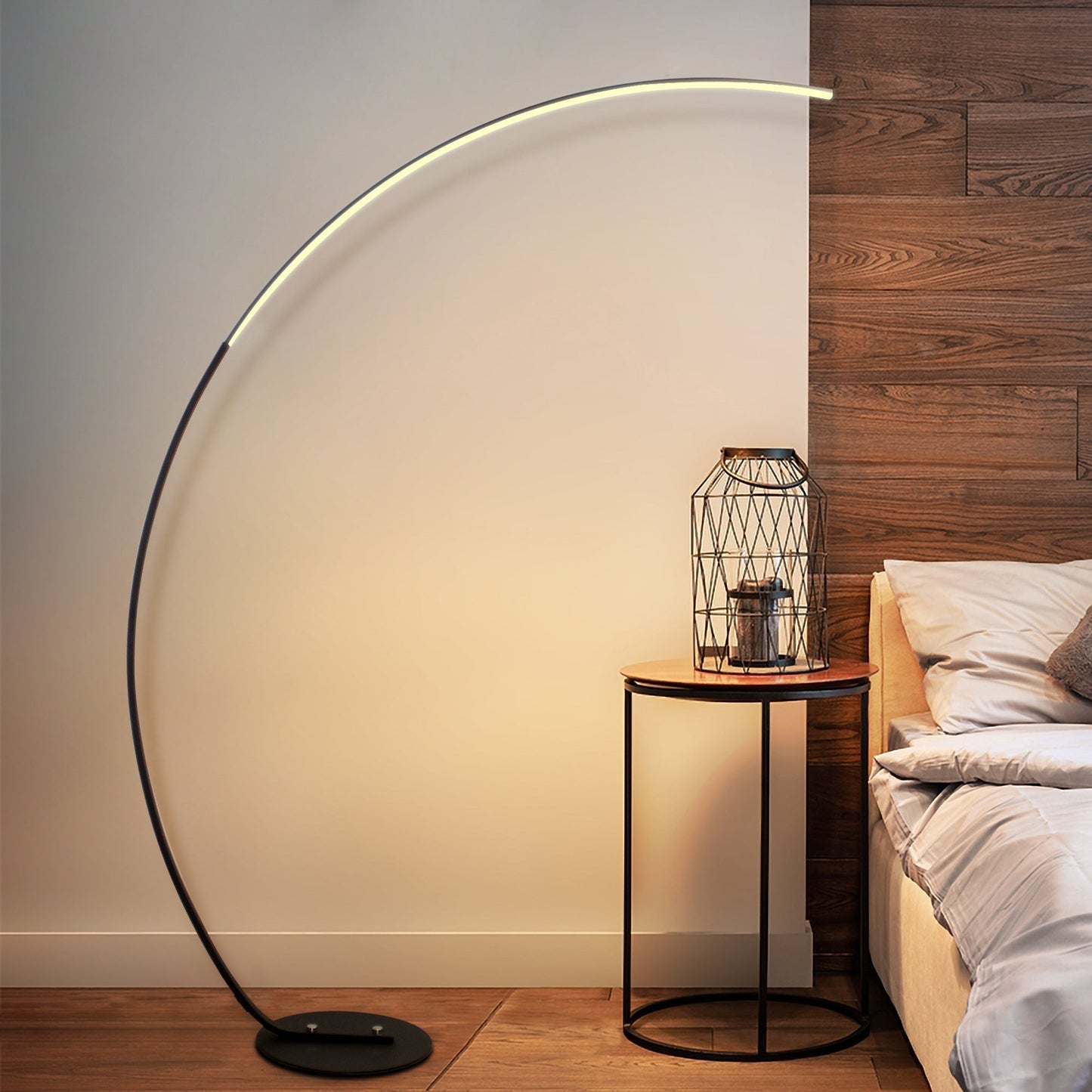 Lampadaire Courbe RGBW & Télécommande