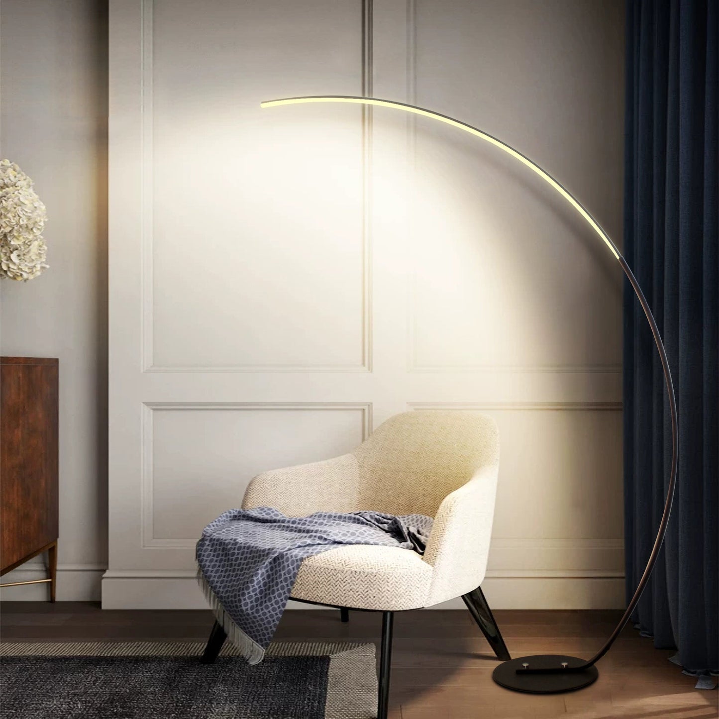 Lampadaire Courbe RGBW & Télécommande