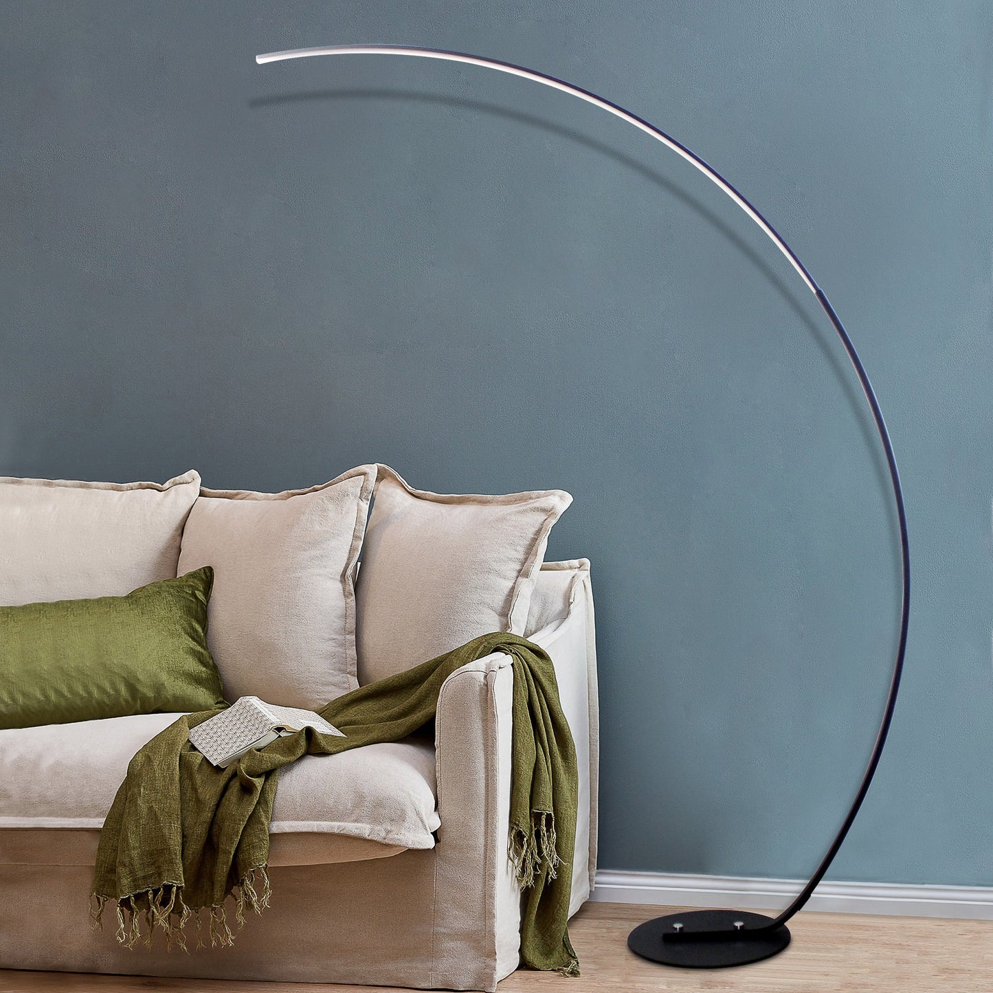 Lampadaire Courbe RGBW & Télécommande