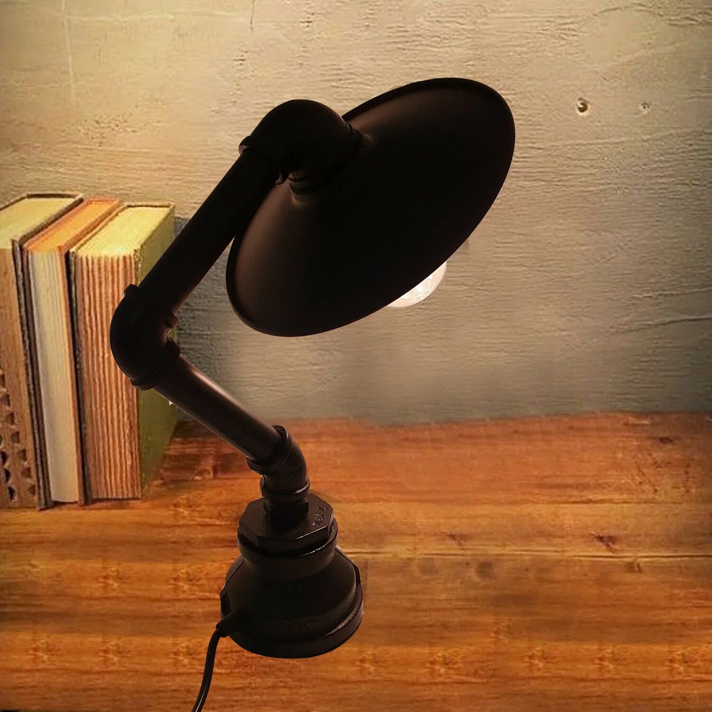 Lampe de Table Industrielle Steampunk – Éclairage Vintage Tuyauterie Métal