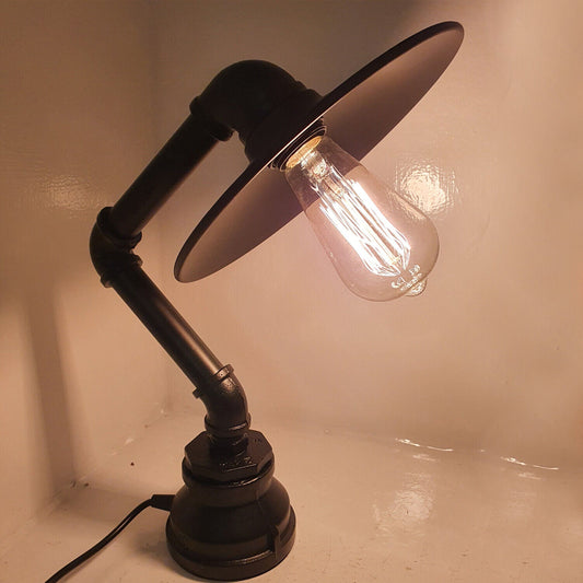 Lampe de Table Industrielle Steampunk – Éclairage Vintage Tuyauterie Métal