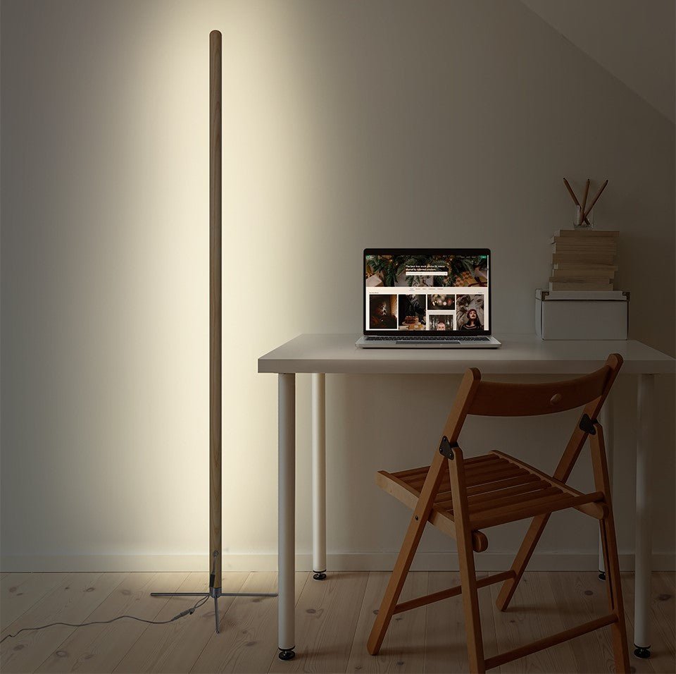 Lampe sur Pied en Bois Massif — Ambiance & Élégance